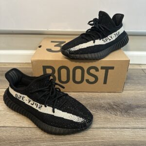 adidas Yeezy Boost 350 V2 Oreo  (Core Black White) Men’s size 11 (March 2022)