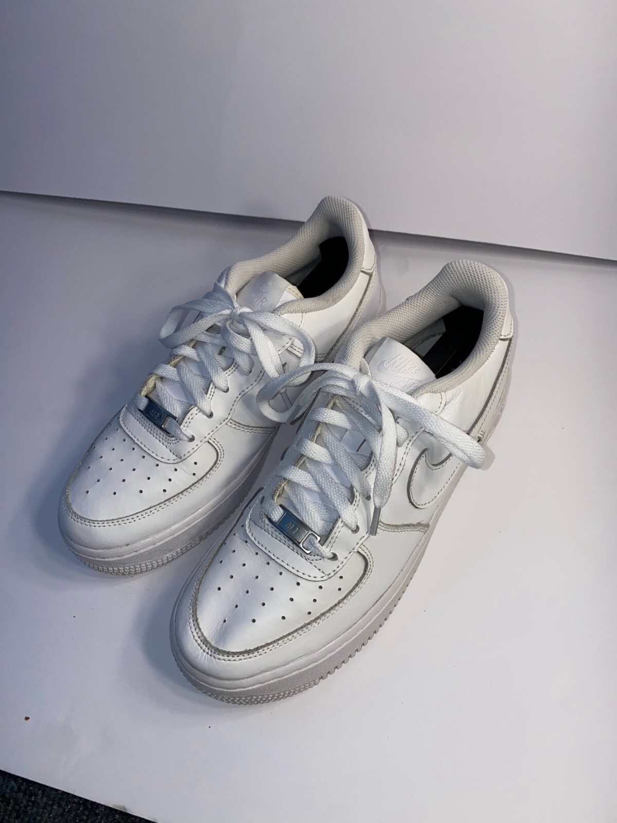 Nike Air Force 1 Low Sneakers Mens Size 7Y Triple White Leather 314192-117 Nike Air Force 1 Low Sneakers Mens Size 7Y Triple White Leather 314192-117