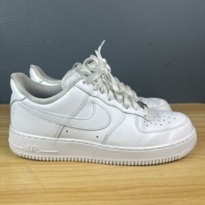 Nike Air Force 1 '07 Low Mens Size 8.5 White Athletic Lifestyle Shoes Sneakers