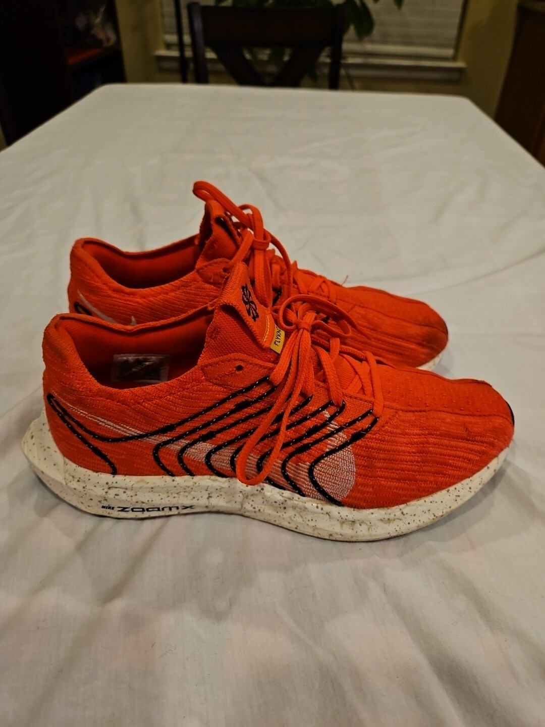 Size 9.5 - Nike ZoomX Invincible Run Flyknit Orange 2022 Size 9.5 - Nike ZoomX Invincible Run Flyknit Orange 2022