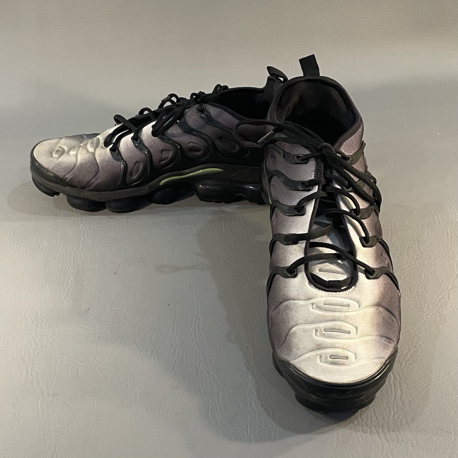 Nike Air VaporMax Plus Sneakers 924453-009 Men’s US 13/UK 12 Dark Gray Nike Air VaporMax Plus Sneakers 924453-009 Men’s US 13/UK 12 Dark Gray