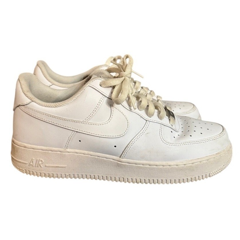Nike Air Force 1 07 Low Triple White Mens Sneakers 315122-111 Size 9.5 Nike Air Force 1 07 Low Triple White Mens Sneakers 315122-111 Size 9.5
