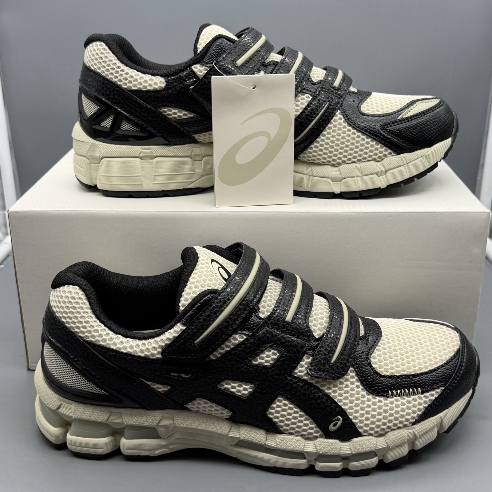 ASICS Gel Kayano 20 Mens 8.5 Women’s 10 Bone White Black Shoes Casual 1203A499 ASICS Gel Kayano 20 Mens 8.5 Women’s 10 Bone White Black Shoes Casual 1203A499