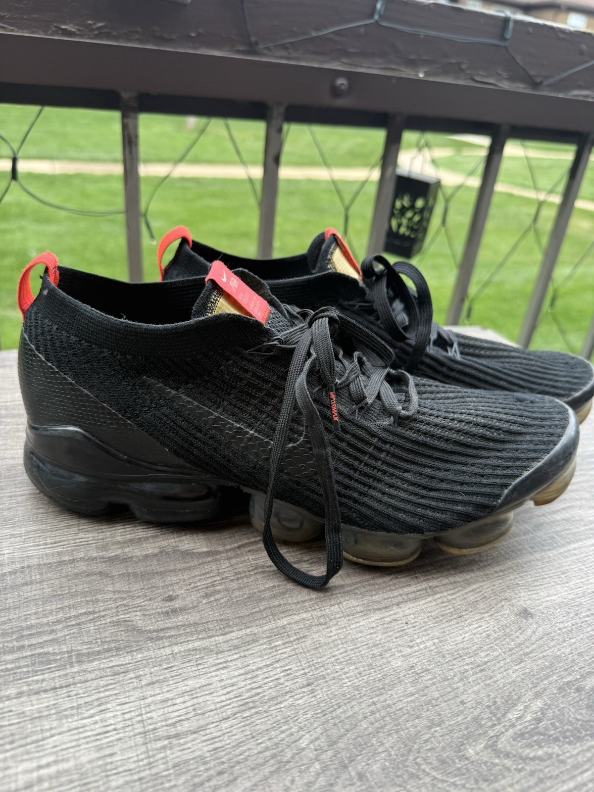 nike air vapormax 3.0 snakeskin flyknit black red aj6900 023 size 11 men’s new nike air vapormax 3.0 snakeskin flyknit black red aj6900 023 size 11 men’s new