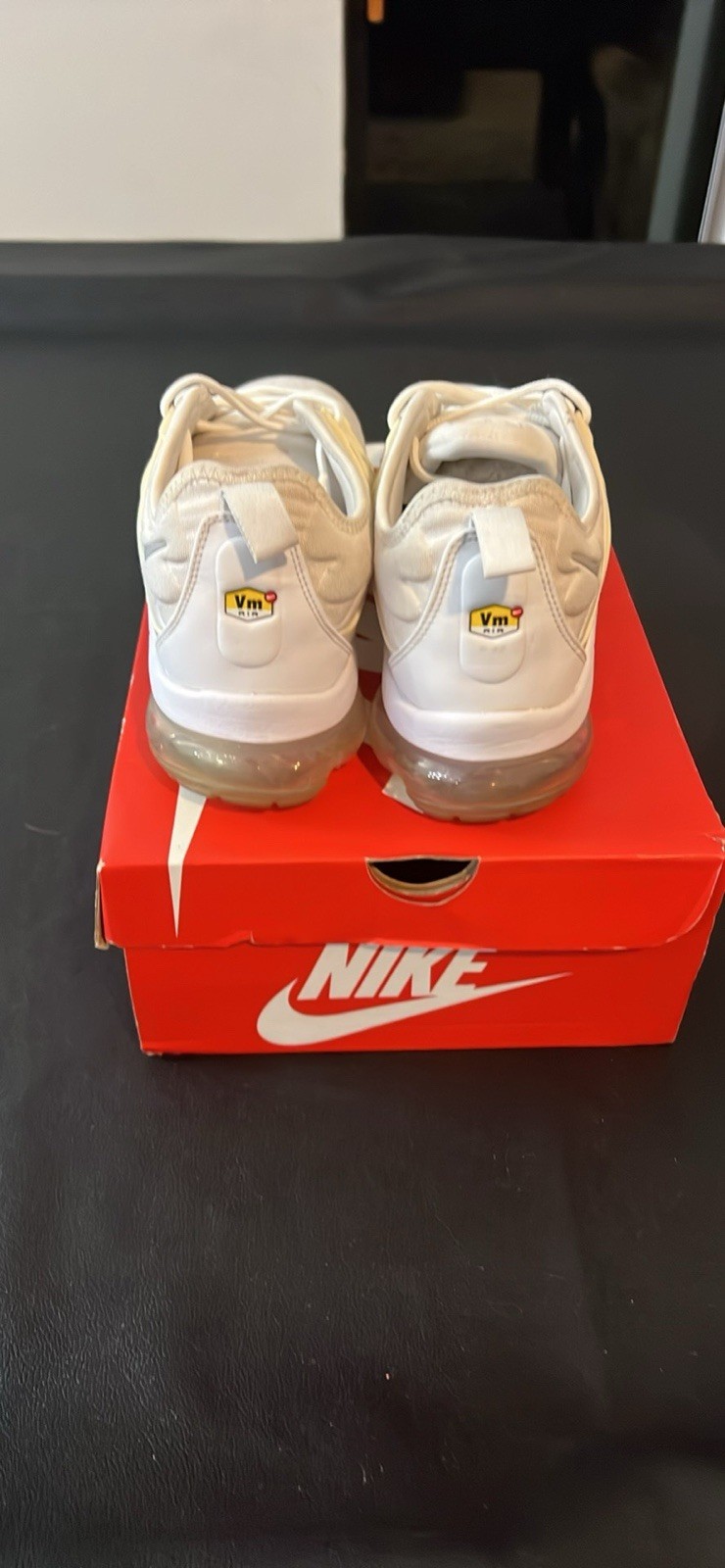 size 9.5 nike air vapormax plus white size 9.5 nike air vapormax plus white