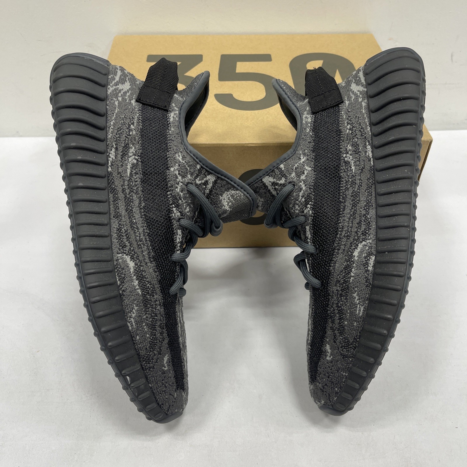 adidas yeezy boost 350 v2 mx dark salt very clean size 8.5 adidas yeezy boost 350 v2 mx dark salt very clean size 8.5