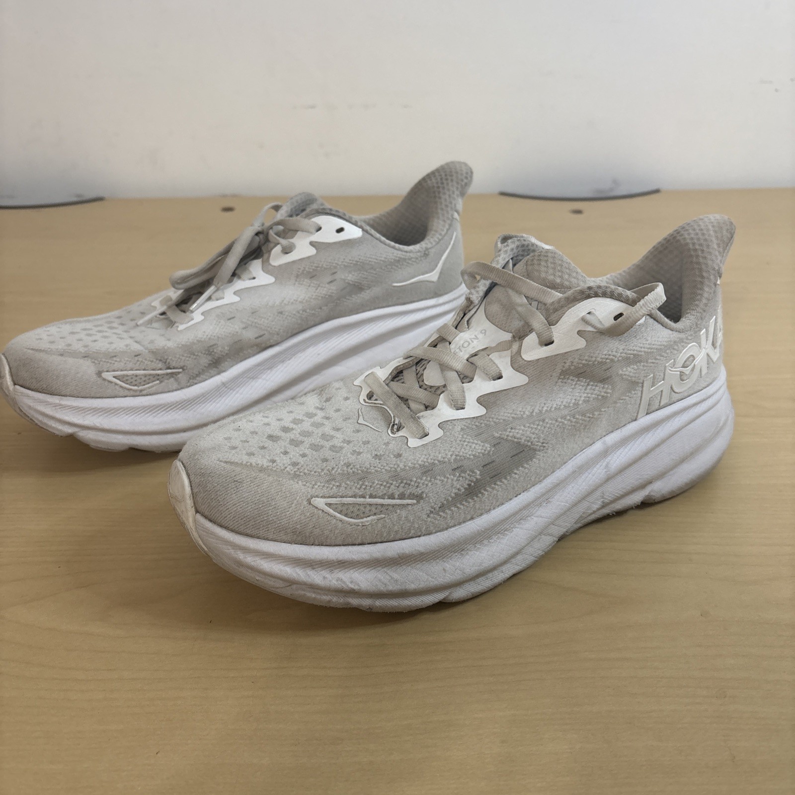 hoka clifton 9 triple white men's running shoes size 9d 1127895 wwh hoka clifton 9 triple white men's running shoes size 9d 1127895 wwh