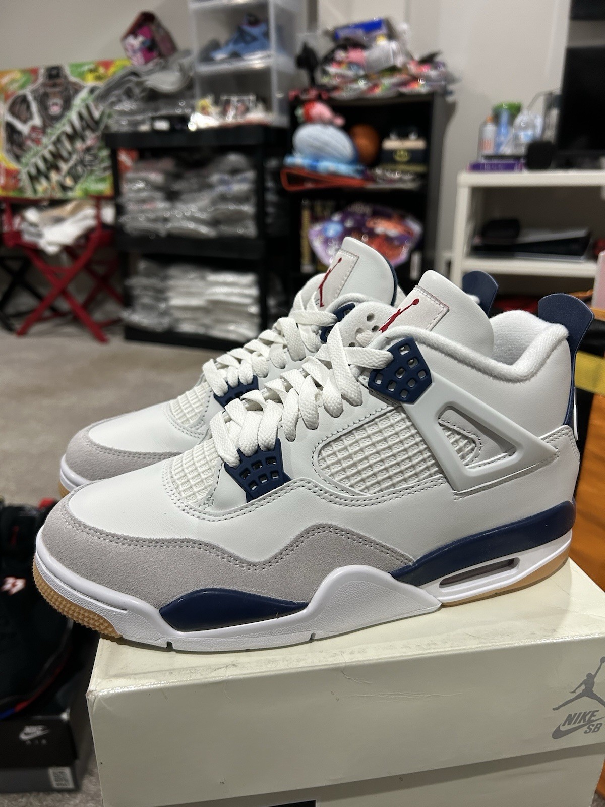 nike air jordan 4 retro sb mid top leather white/navy/gum colorblock nike air jordan 4 retro sb mid top leather white/navy/gum colorblock