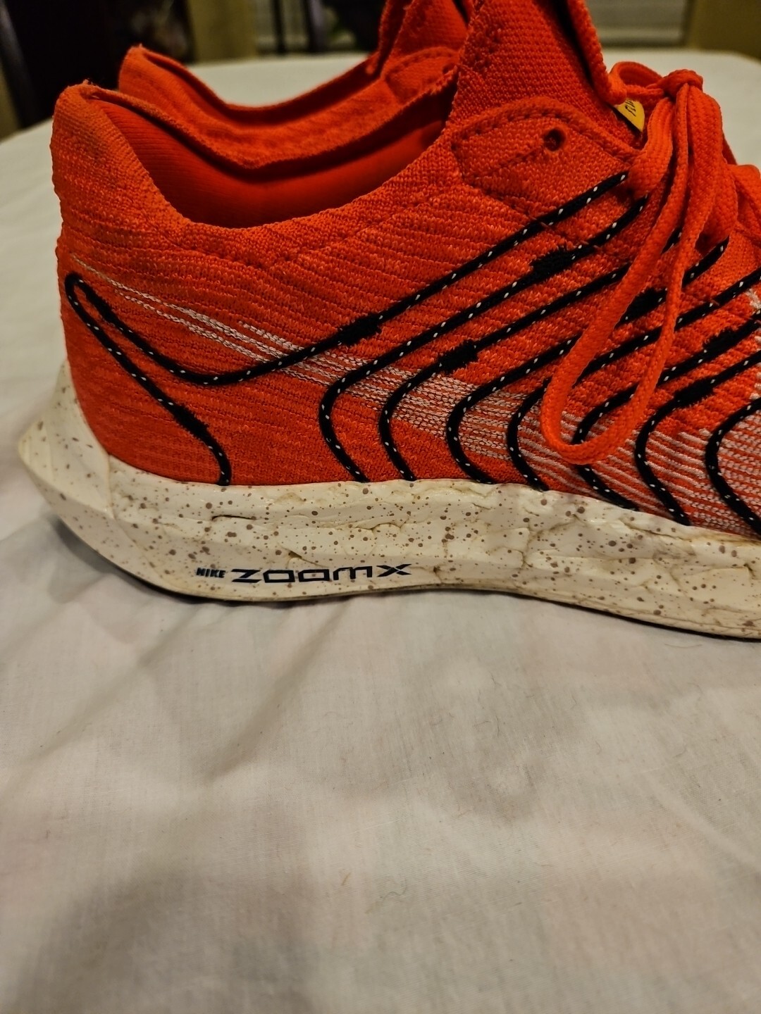 size 9.5 nike zoomx invincible run flyknit orange 2022 size 9.5 nike zoomx invincible run flyknit orange 2022