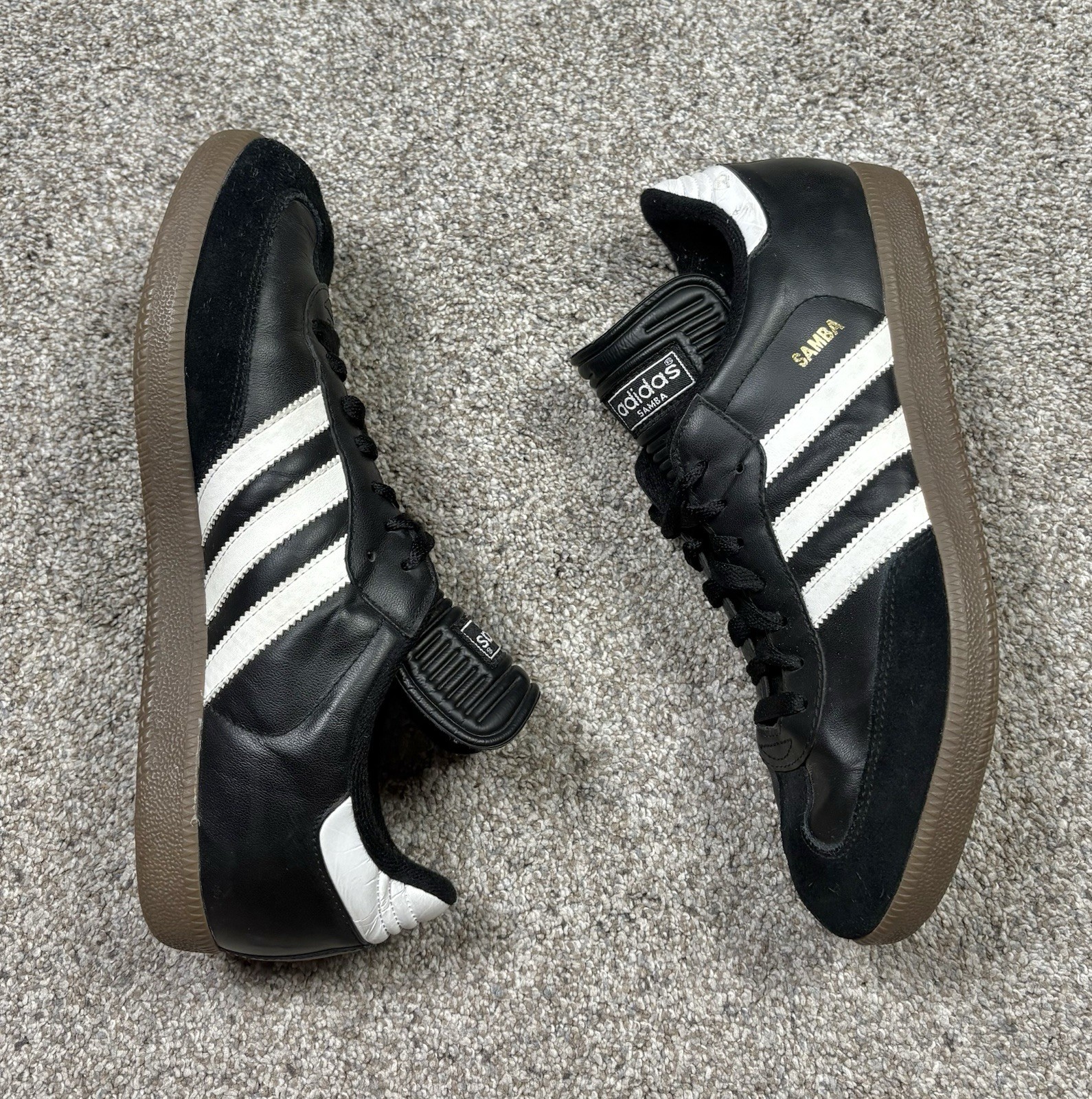 adidas samba men’s size 10 black leather soccer sneakers 034563 classic gum sole adidas samba men’s size 10 black leather soccer sneakers 034563 classic gum sole