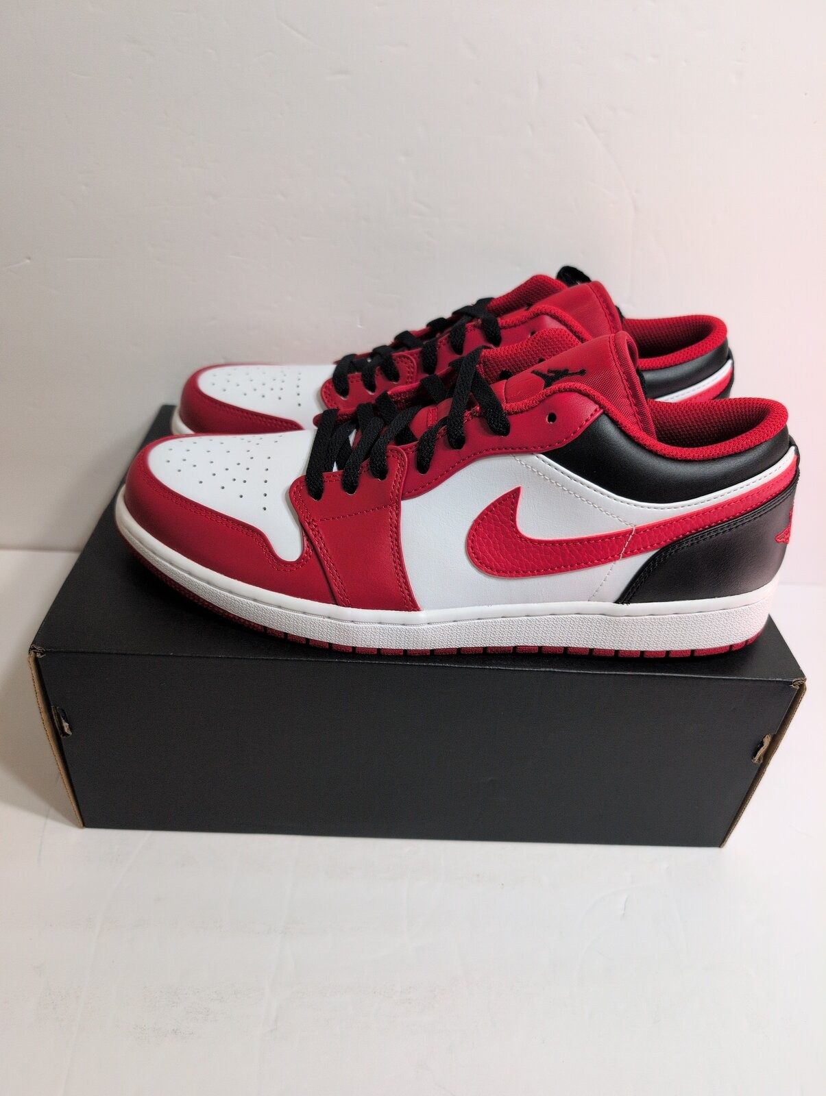 jordan 1 low reverse black toe bulls 553558 163 size 12.5 jordan 1 low reverse black toe bulls 553558 163 size 12.5