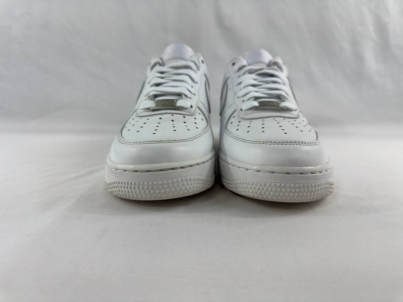 nike air force 1 '07 'triple white' cw2288 111 men's size 8.5 nike air force 1 '07 'triple white' cw2288 111 men's size 8.5