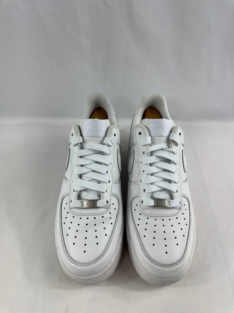 nike air force 1 '07 'triple white' cw2288 111 men's size 8.5 nike air force 1 '07 'triple white' cw2288 111 men's size 8.5