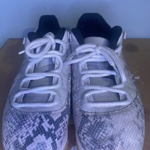 air jordan 11 low snake skin men’s size 10.5 for repair only no box