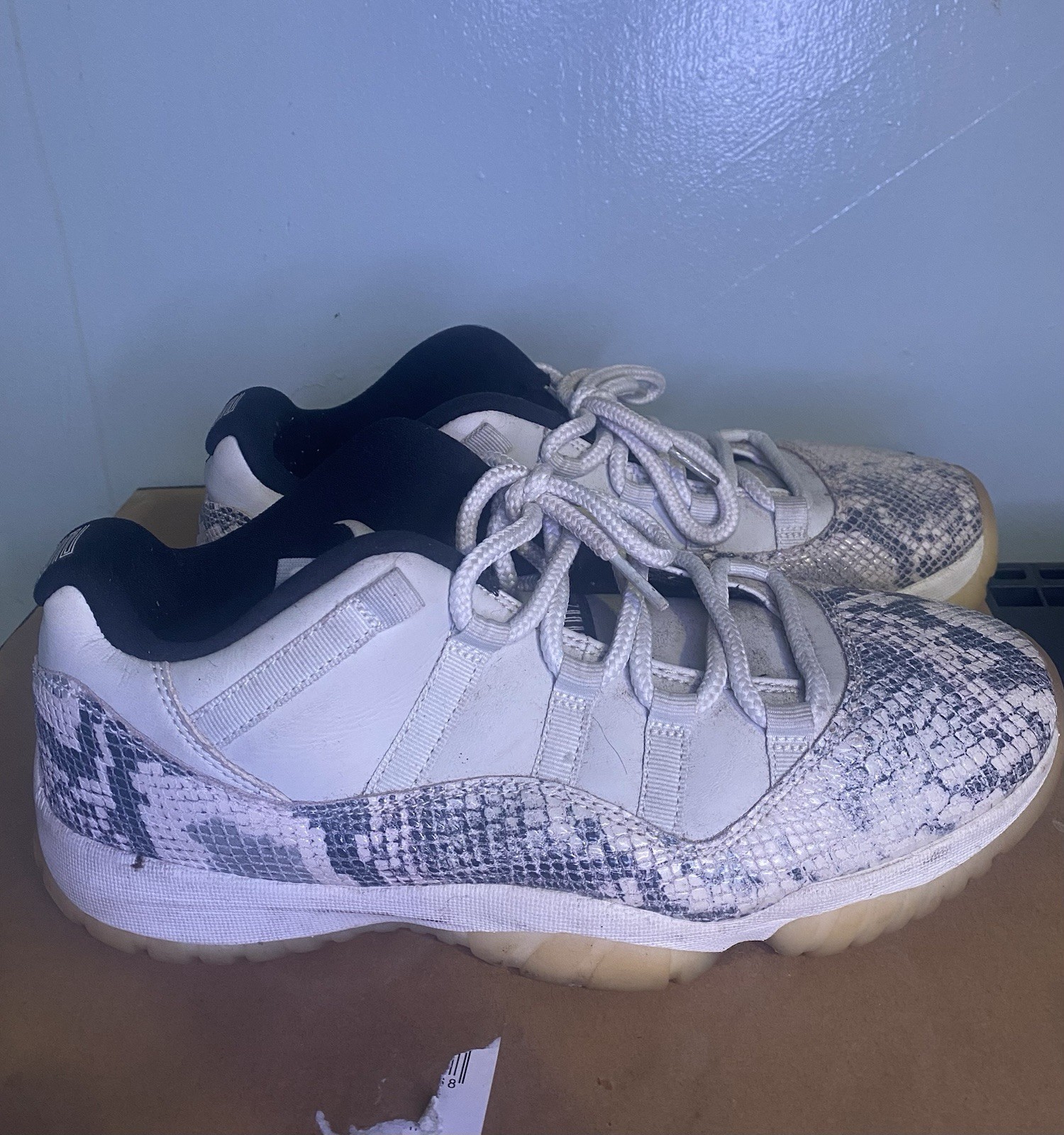 air jordan 11 low snake skin men’s size 10.5 for repair only no box air jordan 11 low snake skin men’s size 10.5 for repair only no box