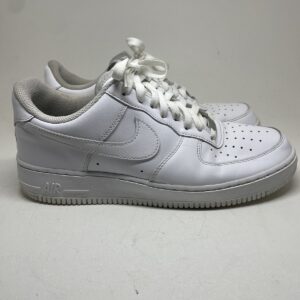 mens size 9.5 nike air force 1 '07 low triple white
