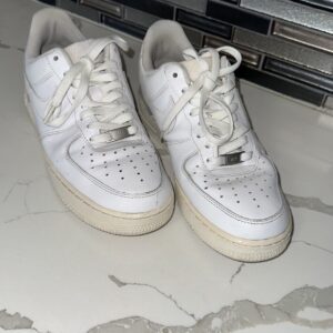 nike air force 1 low triple white size 9.5 sneakers af1