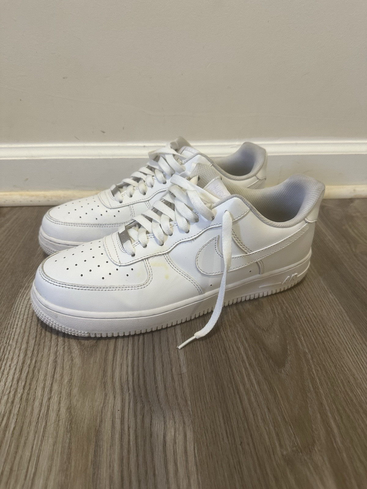 Nike Air Force 1 '07 Low Mens Size 11 White Athletic Basketball Shoes Sneakers Nike Air Force 1 '07 Low Mens Size 11 White Athletic Basketball Shoes Sneakers