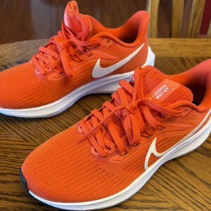 nike air zoom pegasus 39 orange/white low top lace up running sneaker