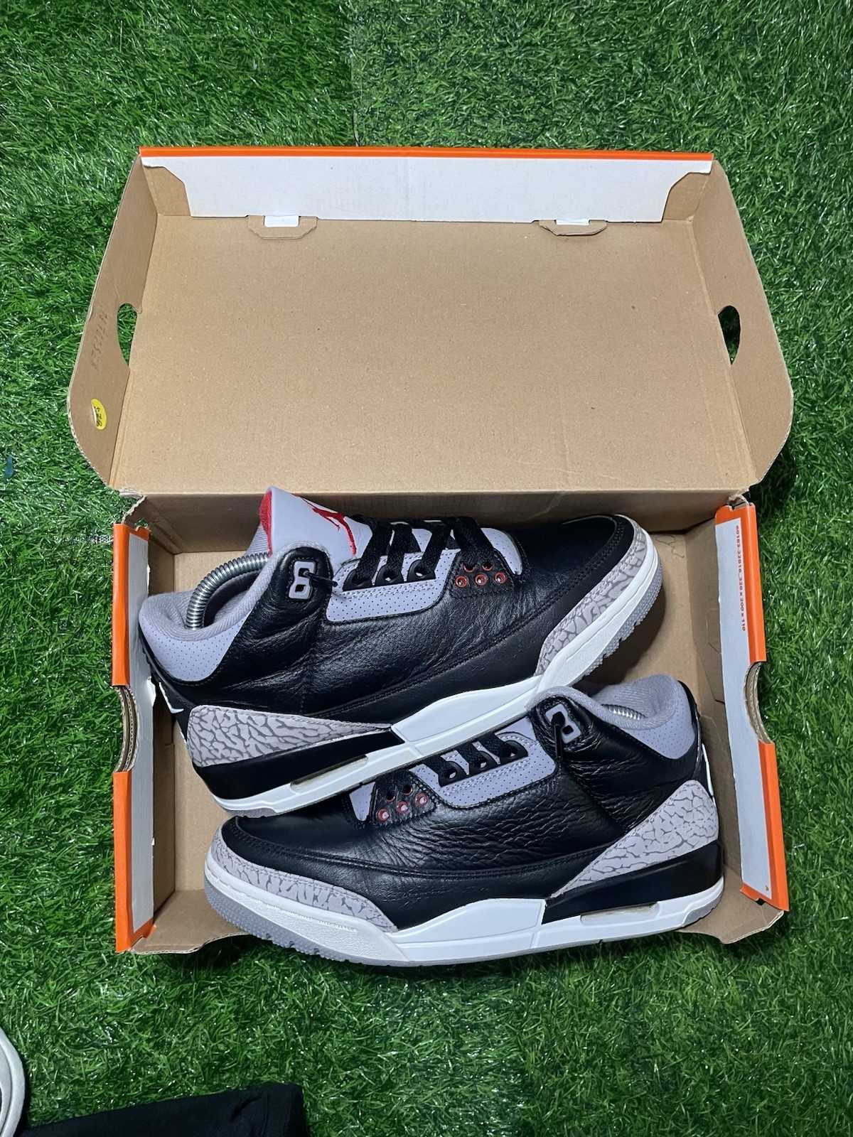 jordan air jordan 3 retro og black cement 2024 leather men's sneakers dn3707 010 jordan air jordan 3 retro og black cement 2024 leather men's sneakers dn3707 010