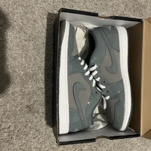 Air Jordan 1 Low SE "Medium Grey Cool Grey White”