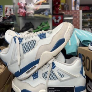 Size 9.5 - Air Jordan 4 Retro 2024 Military Blue