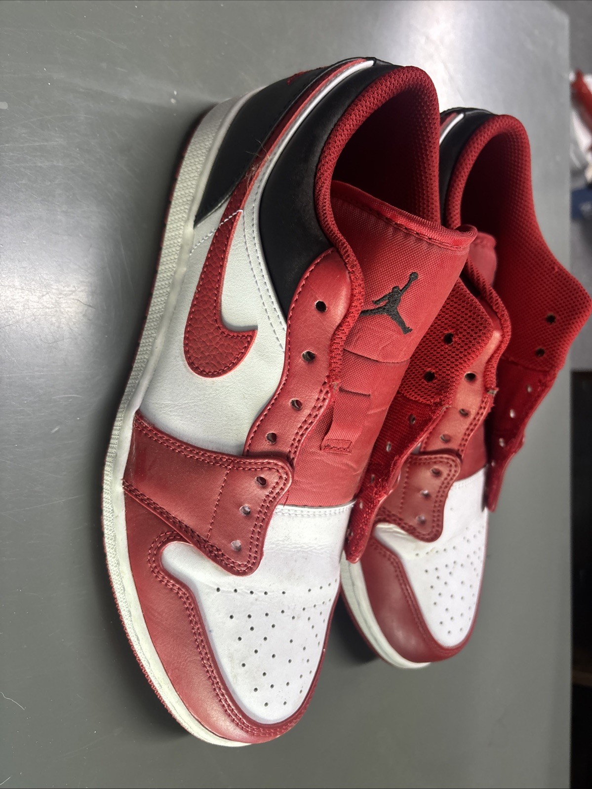 nike air jordan men's size 10.5 sneakers red toe nike air jordan men's size 10.5 sneakers red toe