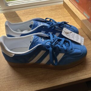 size 7.5 adidas men's gazelle indoor blue bird gum