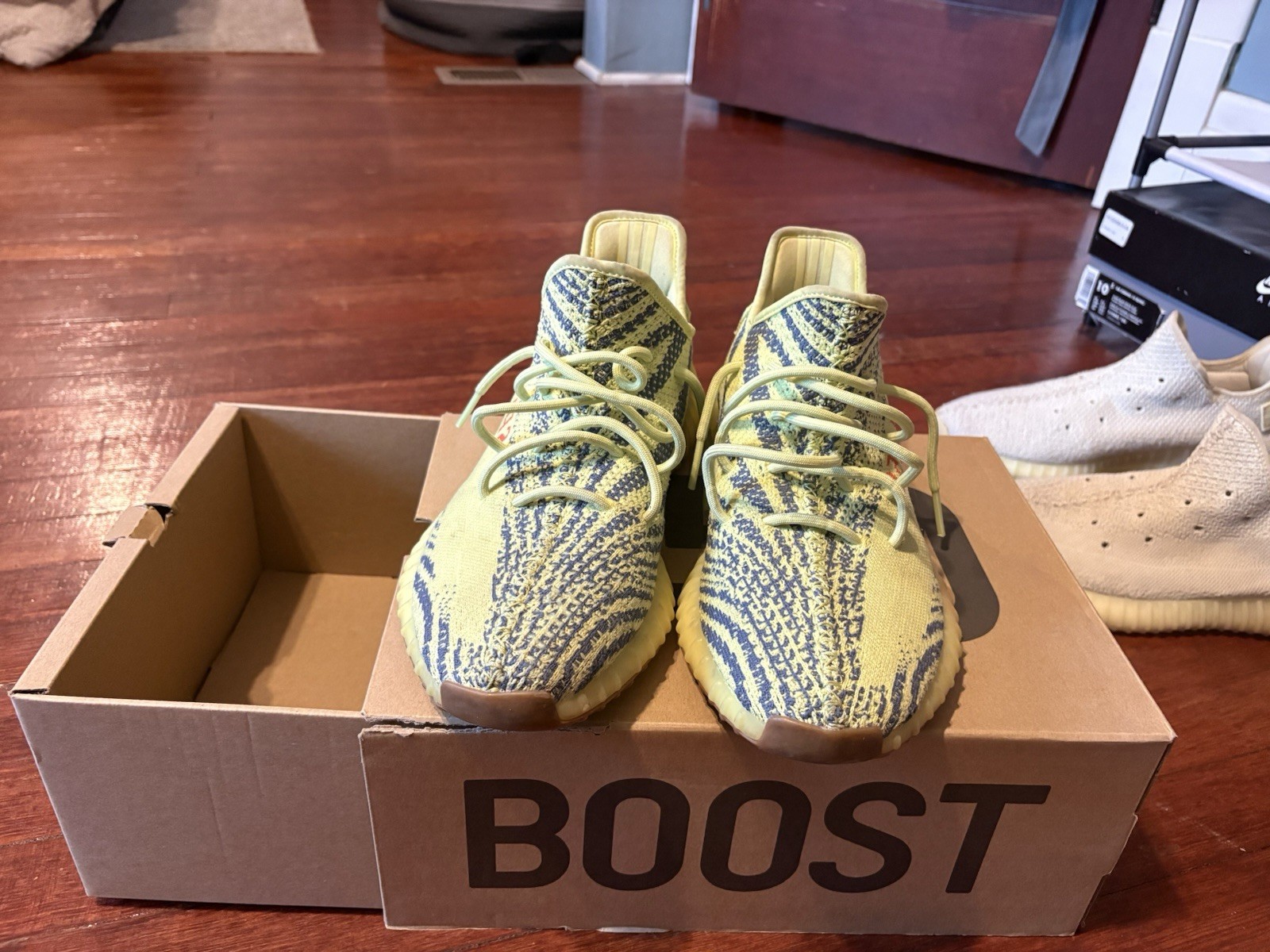 adidas yeezy boost 350 v2 semi frozen yellow adidas yeezy boost 350 v2 semi frozen yellow