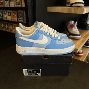 nike air force 1 low '07 lv8 phychic blue white patent size 9, preowned