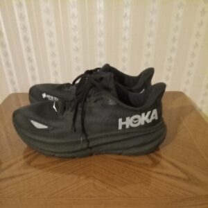 HOKA GORE TEX MENS ATTHLETIC SHOES BLACK CLIFTON 9 SIZE 9D