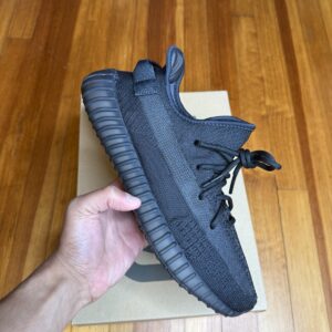 Adidas Yeezy 350 V2 Onyx Size 11 RIGHT SHOE ONLY