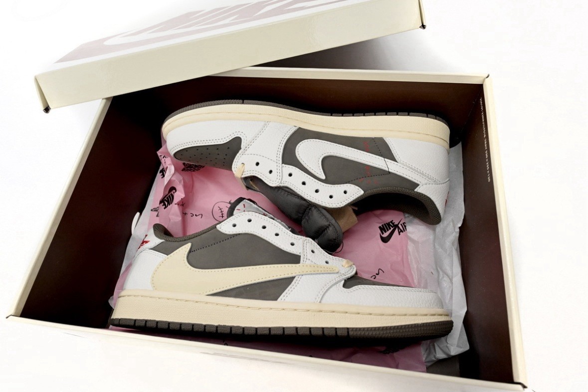 Travis Scott x Air Jordan 1 Retro Low OG Reverse Mocha DM7866-162 Travis Scott x Air Jordan 1 Retro Low OG Reverse Mocha DM7866-162 - Image 2