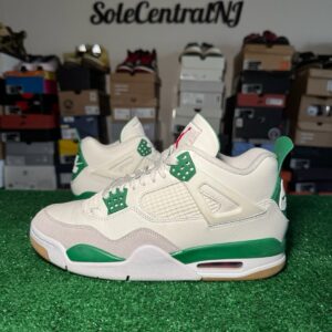 jordan 4 retro sb pine green, size 9, lightly worn