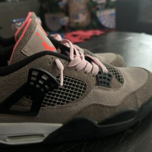 nike air jordan 4 retro taupe haze black infrared sneakers preown good condition