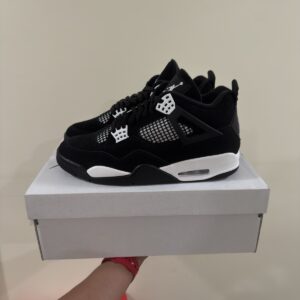 jordan air jordan 4 retro white thunder black/white mid top size 10.5 fq8138 001