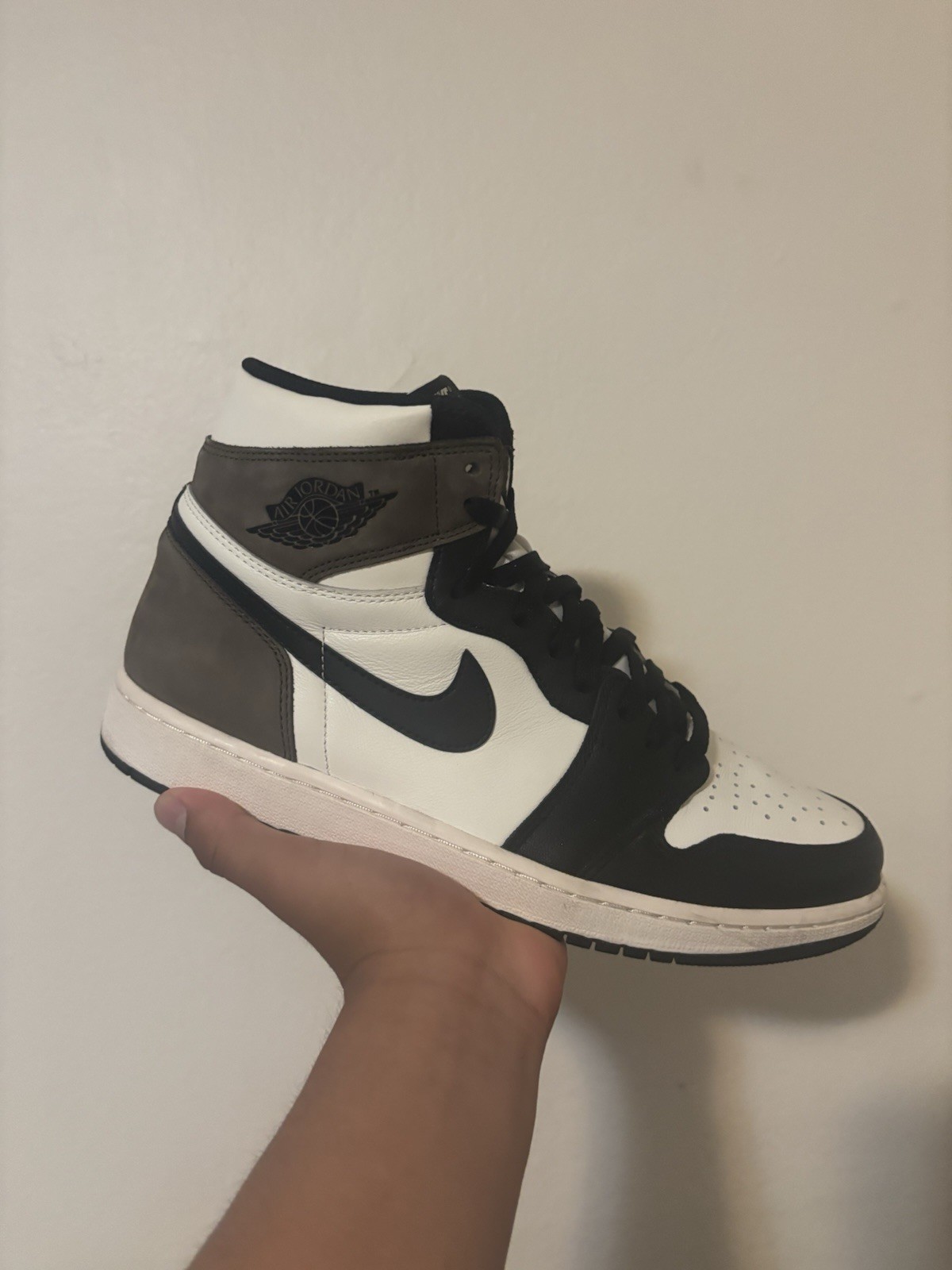 jordan air jordan 1 retro high og dark mocha 2020 high top men's 555088 105 jordan air jordan 1 retro high og dark mocha 2020 high top men's 555088 105