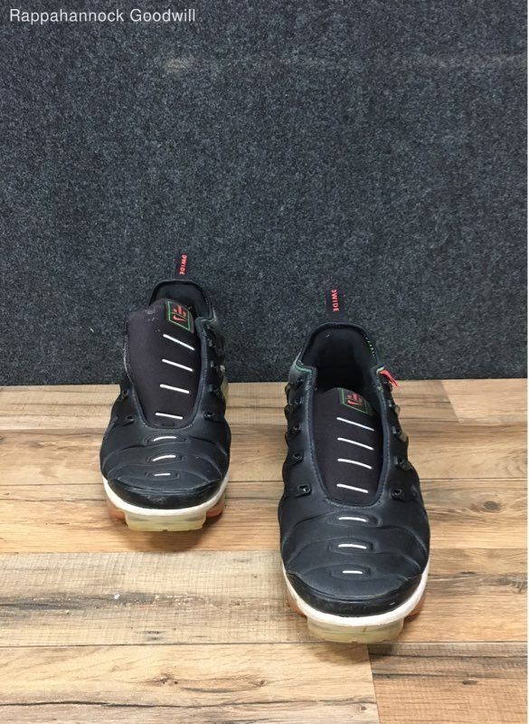 nike air vapormax plus worldwide black crimson green running shoes size 11.5 nike air vapormax plus worldwide black crimson green running shoes size 11.5