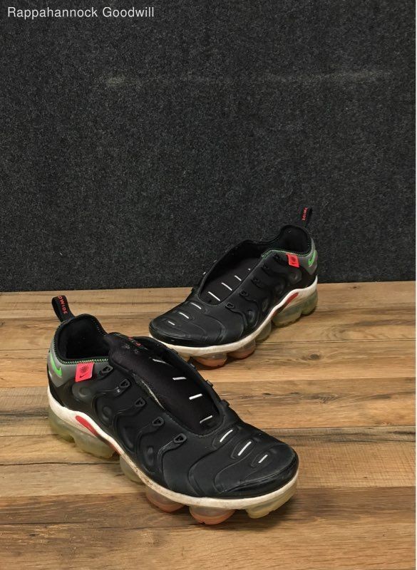 nike air vapormax plus worldwide black crimson green running shoes size 11.5 nike air vapormax plus worldwide black crimson green running shoes size 11.5