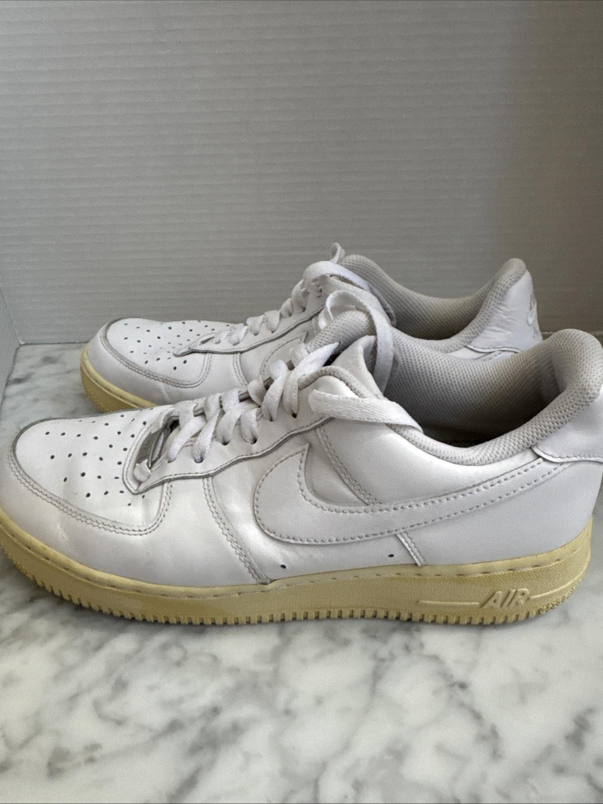 nike air force 1 low '07 white (pre loved yellowing soles) size 8.5 nike air force 1 low '07 white (pre loved yellowing soles) size 8.5