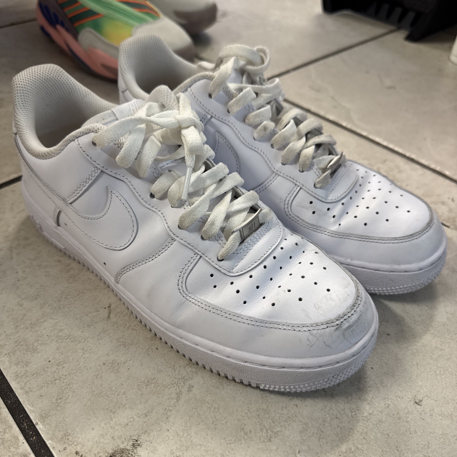 nike air force 1 '07 white men's low top triple white athletic shoes sz 9.5 nike air force 1 '07 white men's low top triple white athletic shoes sz 9.5