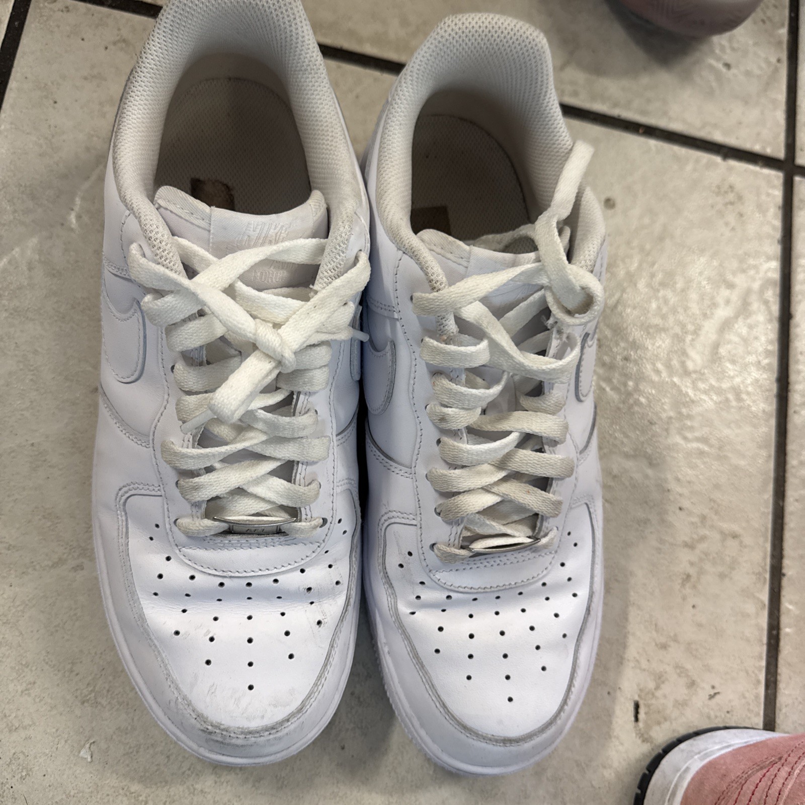 nike air force 1 '07 white men's low top triple white athletic shoes sz 9.5 nike air force 1 '07 white men's low top triple white athletic shoes sz 9.5