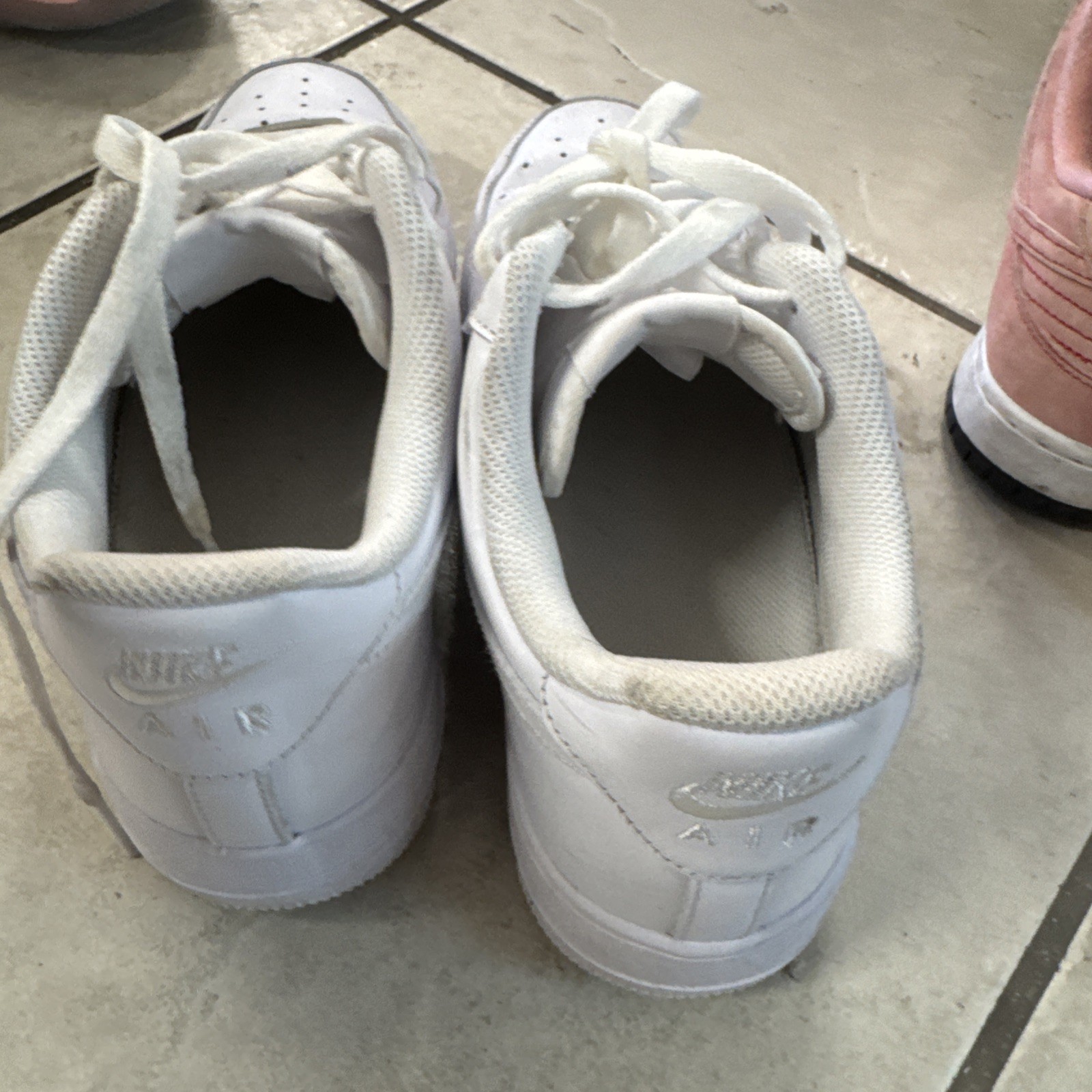nike air force 1 '07 white men's low top triple white athletic shoes sz 9.5 nike air force 1 '07 white men's low top triple white athletic shoes sz 9.5