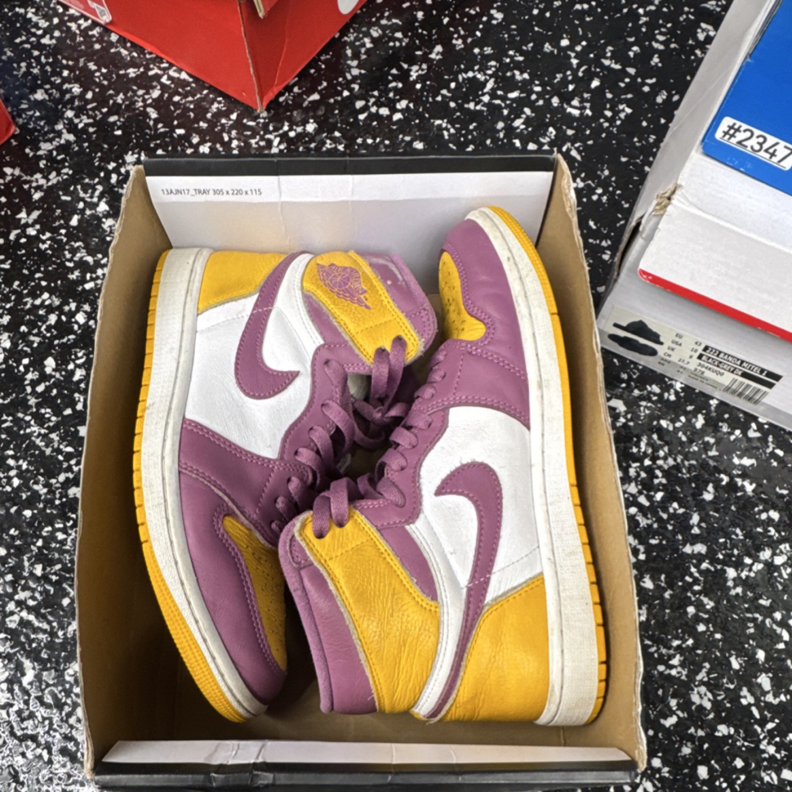 jordan air jordan 1 retro high og 555088 706 men's sneakers gold bordeaux jordan air jordan 1 retro high og 555088 706 men's sneakers gold bordeaux