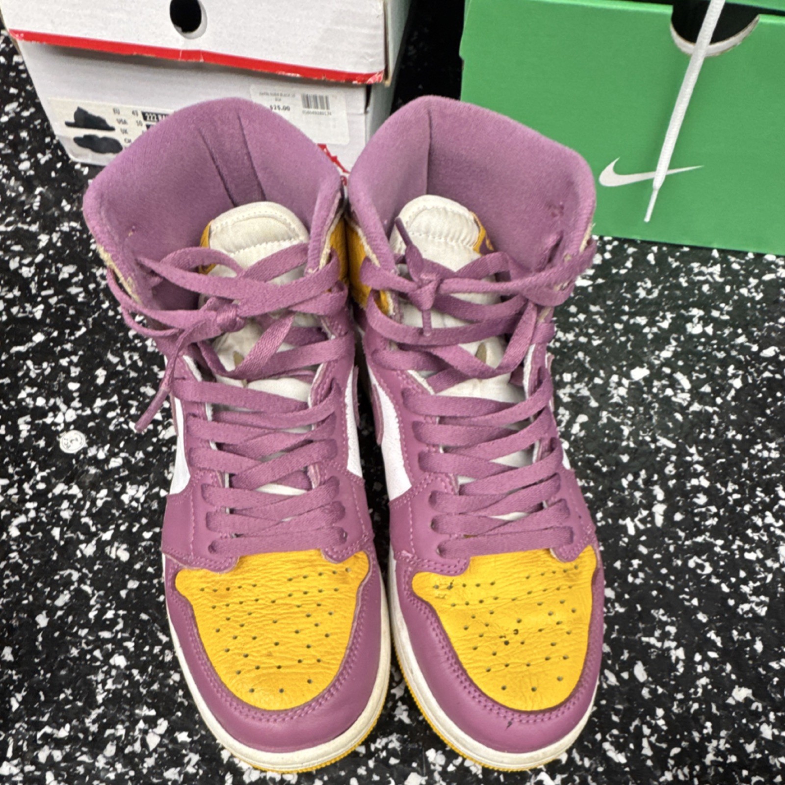 jordan air jordan 1 retro high og 555088 706 men's sneakers gold bordeaux jordan air jordan 1 retro high og 555088 706 men's sneakers gold bordeaux