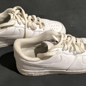 size 8 nike air force 1 '07 low triple white