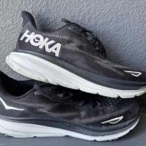 hoka one one clifton 9 mens size 12d black white running walking shoes sneaker