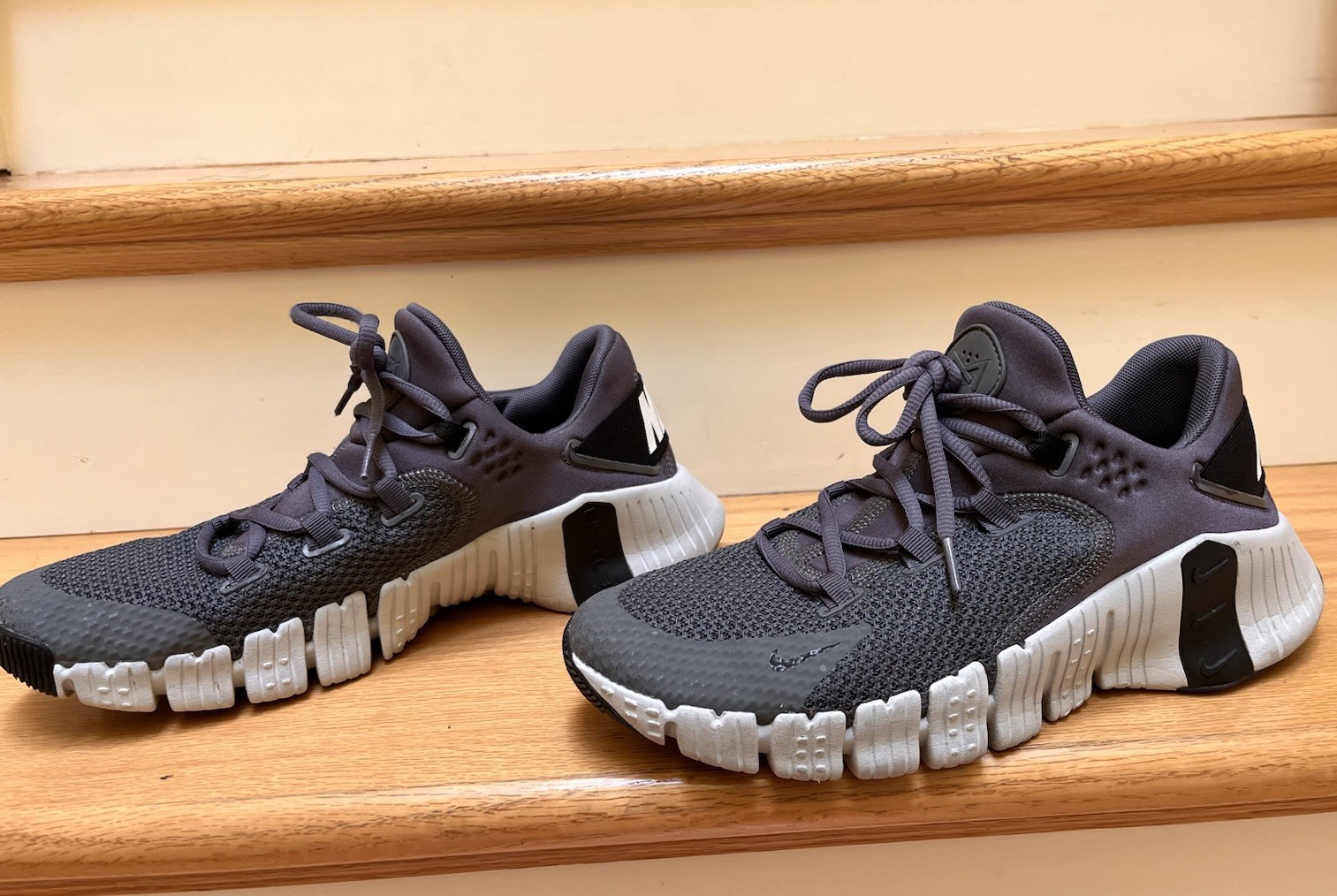 nike free metcon 4 gray smoke men 9.5 euro 43 flexible comfort running nike free metcon 4 gray smoke men 9.5 euro 43 flexible comfort running