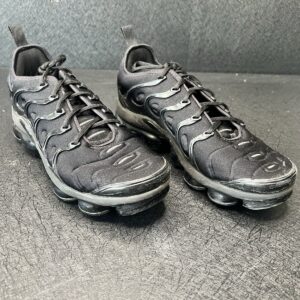 nike air vapormax plus size 8.5 casual running shoe triple black 924453 004