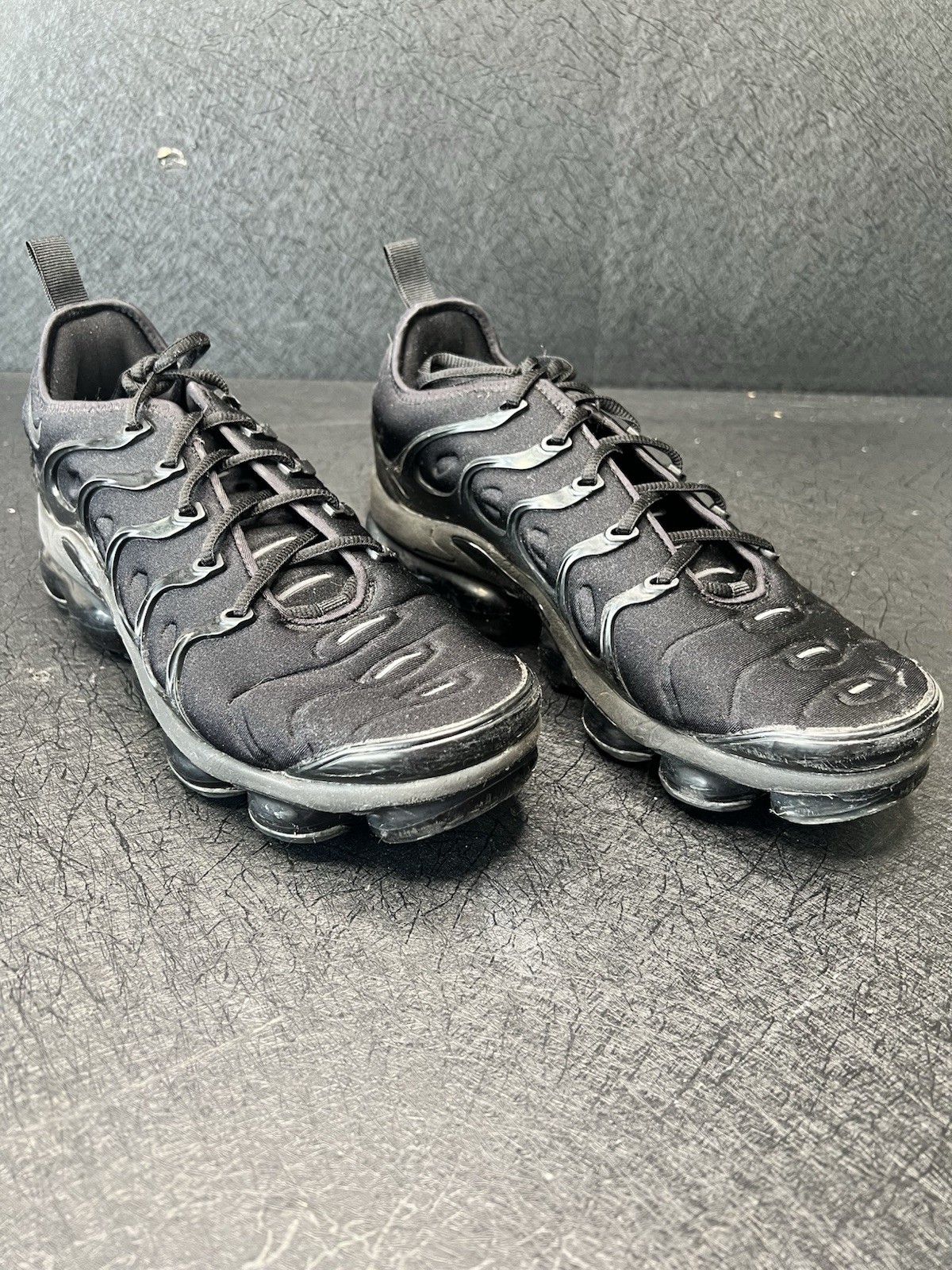 nike air vapormax plus size 8.5 casual running shoe triple black 924453 004 nike air vapormax plus size 8.5 casual running shoe triple black 924453 004